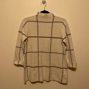 Tahari Women’s 3/4 Length Sleeve Mock-Turtle Neck Sweater. Size S